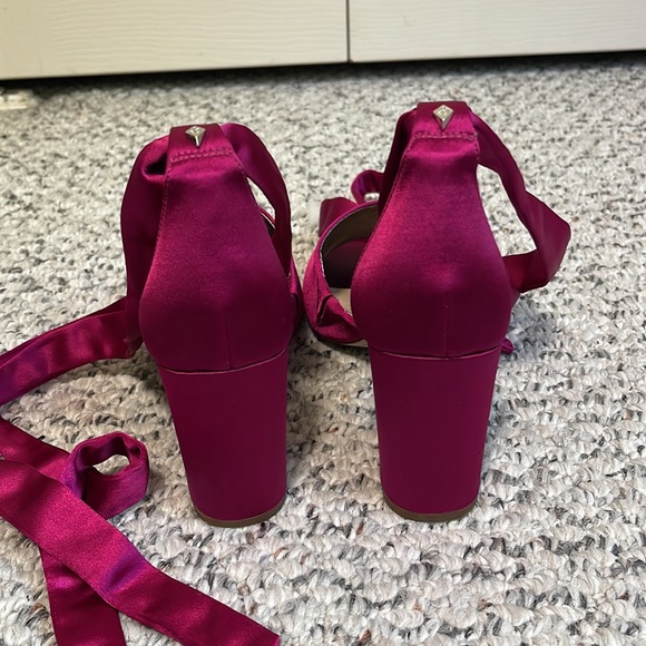 Sam Edelman | Hot Pink Satin Heeled Sandals - Picture 4 of 8